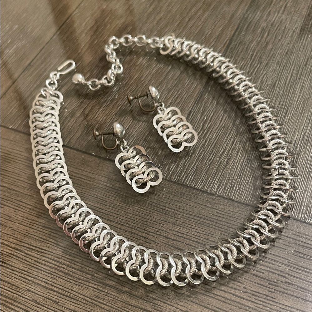 Vintage Silver-tone Aluminum Chain Choker & Screw Clip Earrings Chain Mail Links